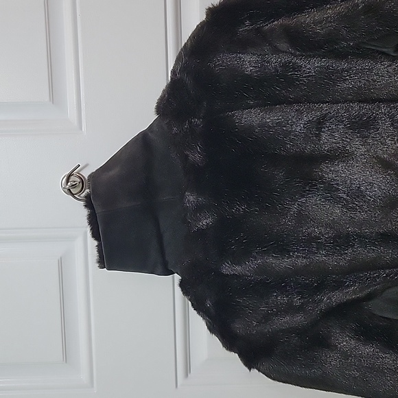 Tissavel France Vintage Leather and fur belted coat - Picture 12 of 16